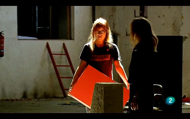 "Pintura", una performance de Elena Bajo para Metrópolis, con Eva Luna y Machús Osinaga.