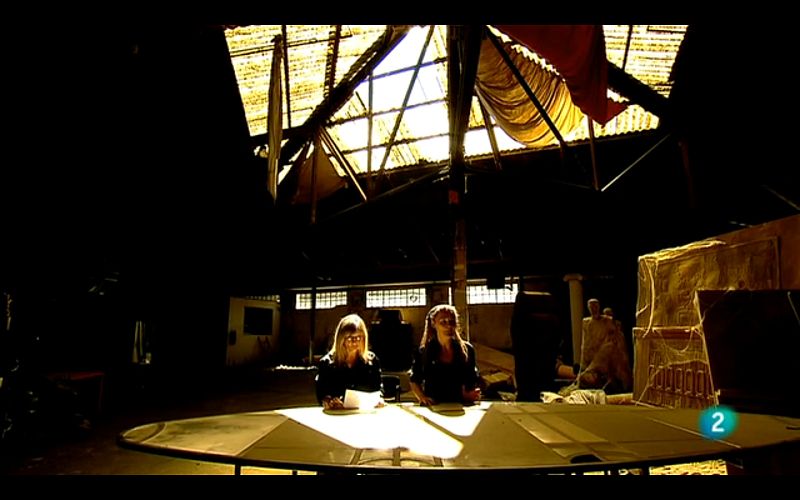 "Pintura", una performance de Elena Bajo para Metrópolis, con Eva Luna y Machús Osinaga.