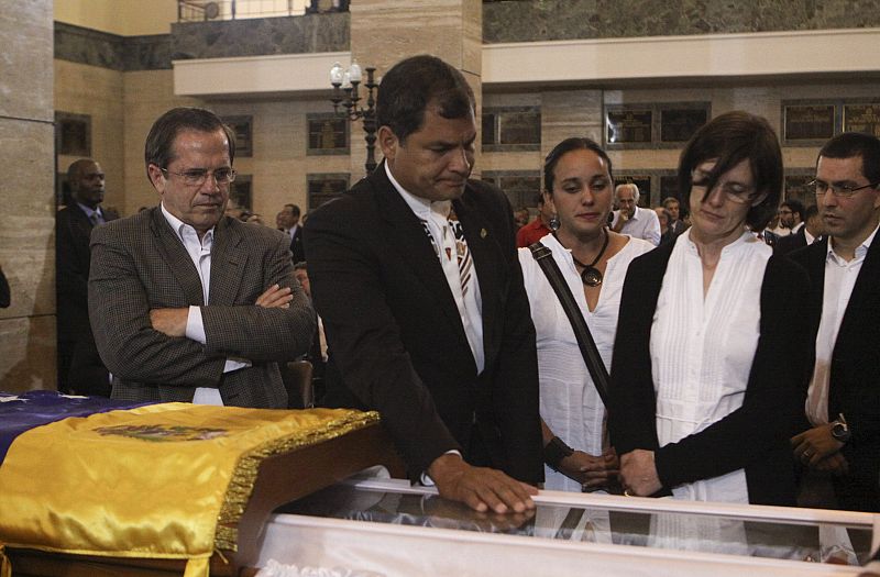 El presidente de Ecuador, Rafael Correa, asiste al funeral de Chávez