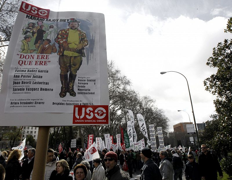 LA CUMBRE SOCIAL CONVOCA A LA CIUDADANÍA A PROTESTAR HOY CONTRA LOS RECORTES