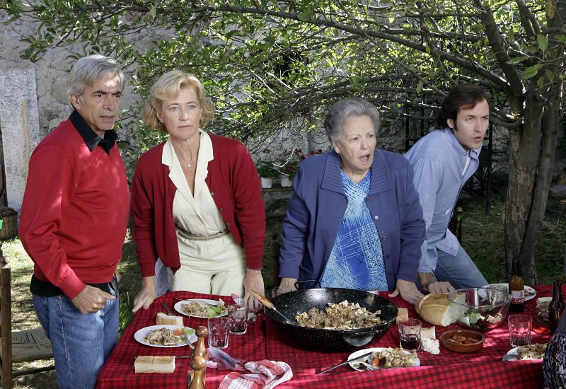 Pero Lola no es la única invitada que se suma a la fiesta...