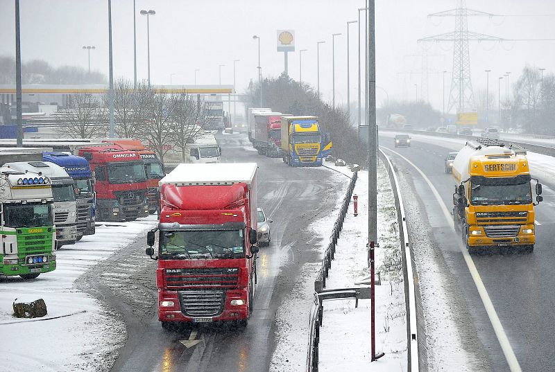 La nieve bloquea trenes y carreteras en Bélgica, Holanda y Luxemburgo