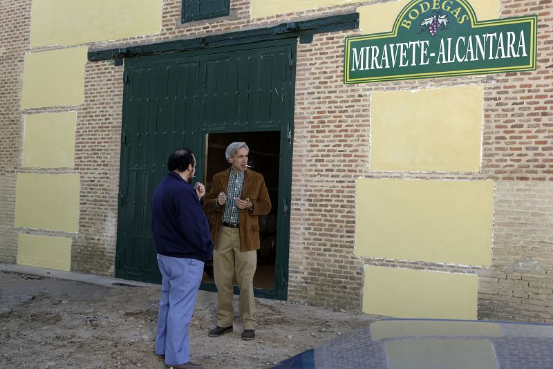 Antonio y Rodolfo Miravete en la bodega