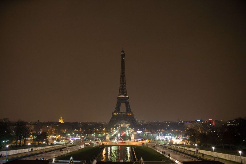 FRANCE-CLIMATE-WARMING-EARTHHOUR
