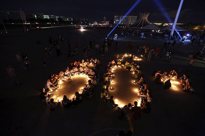 People participates the celebrations of Earth Hour organized by WWF Brazil, at the museum of the republic in Brasilia