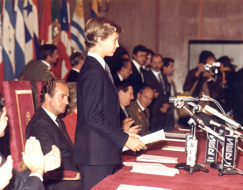 El primer acto oficial y discurso de don Felipe fue la entrega de los Premios Príncipe de Asturias en 1981 con 13 años