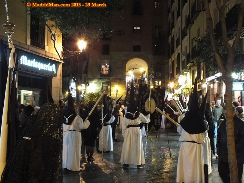 Madrid: Nazarenos, Arco de Cuchilleros Maria, de los Siete Dolores