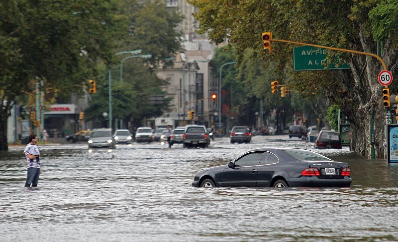 Las avenidas se han convertido en riadas debido a la inundación