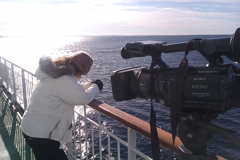Un momento de descanso en cubierta durante la grabación del reportaje en vídeo