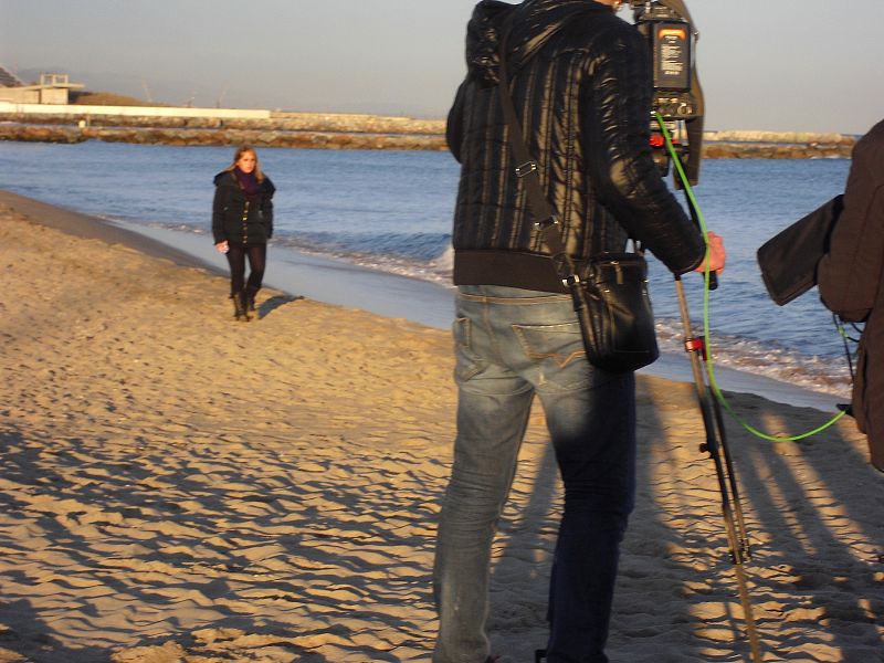 Chema, nuestro cámara, rodando a Carla