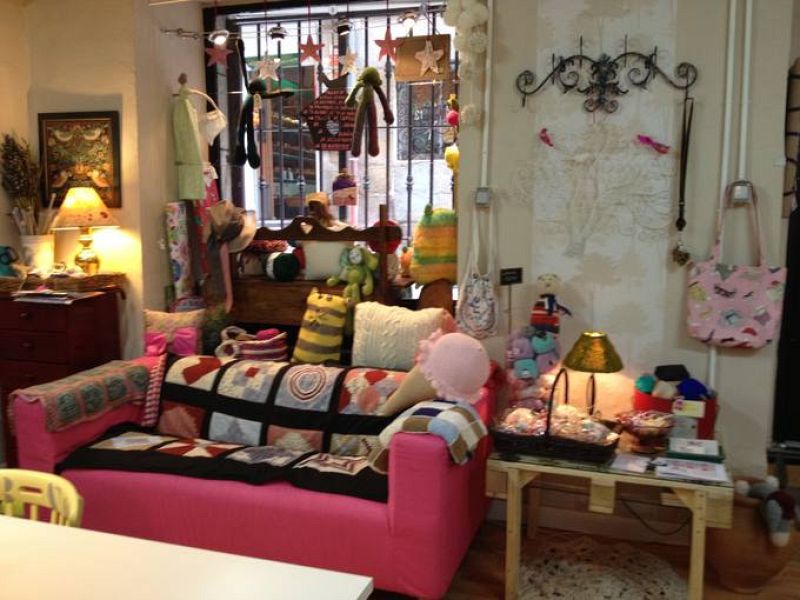 La Laborteca tiene una decoración muy colorida y hogareña. 