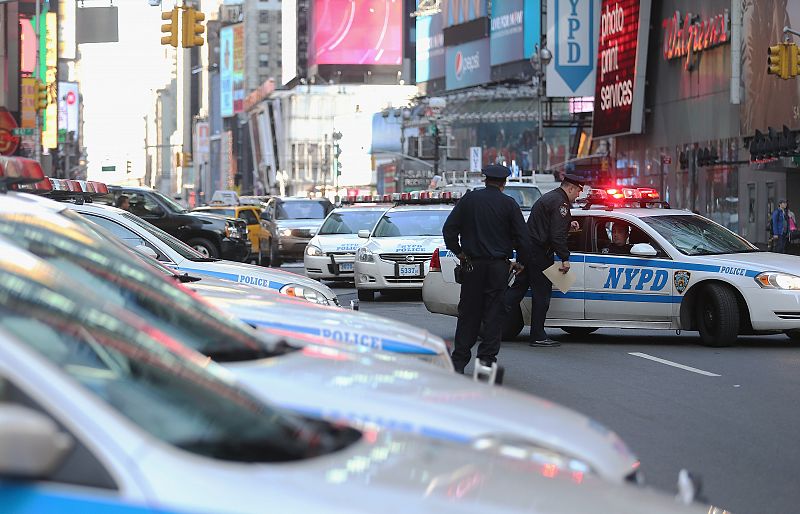 Dispositivo de seguridad de la policía de Nueva York en Times Square