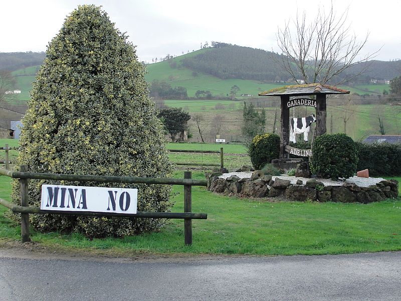 La mayoría de ganaderos no quieren una mina en su zona