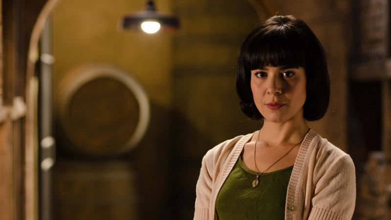 Carlota Olcina es Manuela Matute