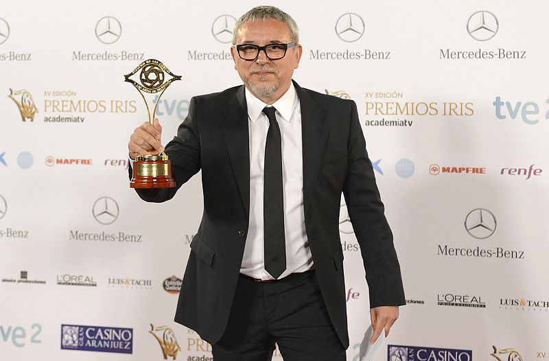 Jordi Frades recoge el premio para 'Isabel' a la mejor serie de ficción del año