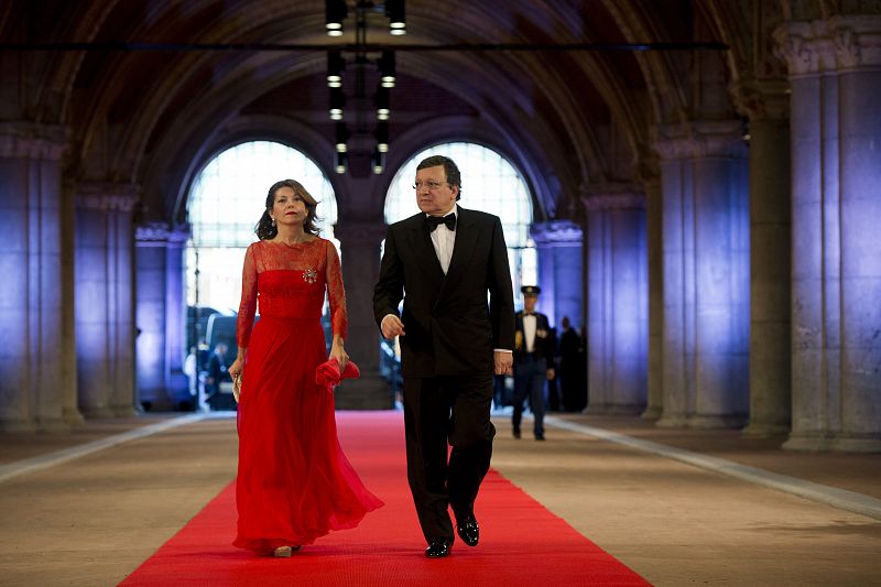 El presidente de la Comisión Europea, José Manuel Barroso, y su esposa, Maria