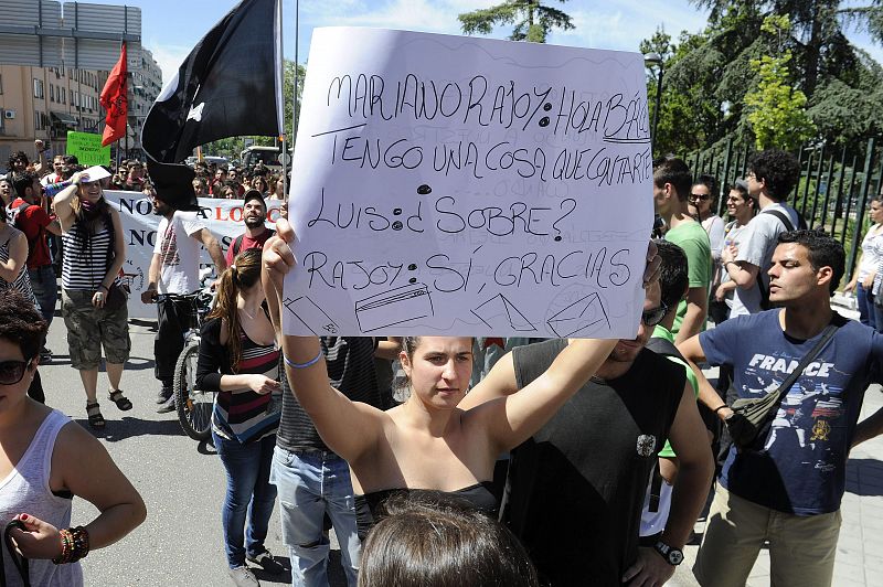 Universitarios protestan en Granada contra la reforma educativa