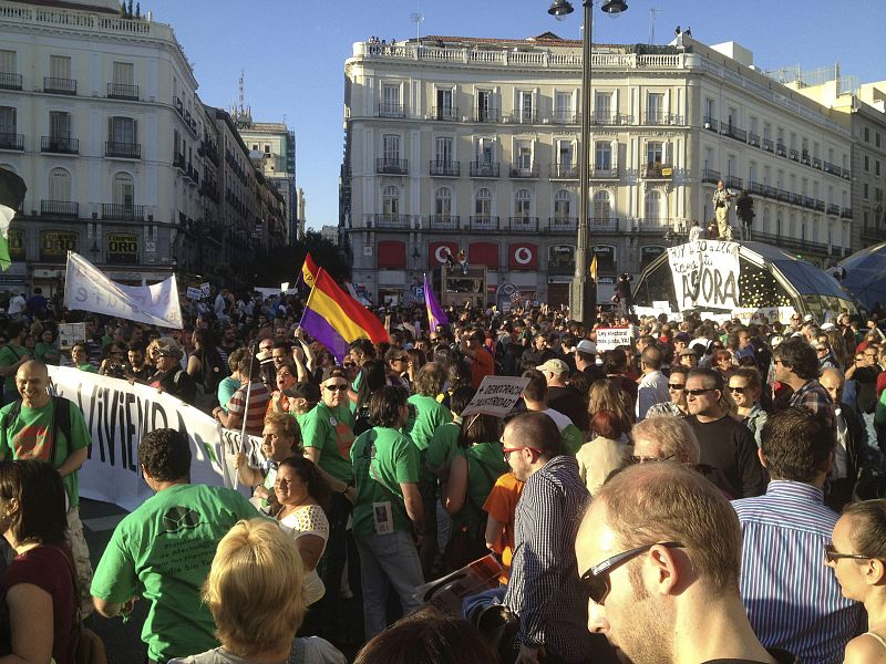 EL 15M VUELVE A LLENAR LA PUERTA DEL SOL EN SU SEGUNDO ANIVERSARIO