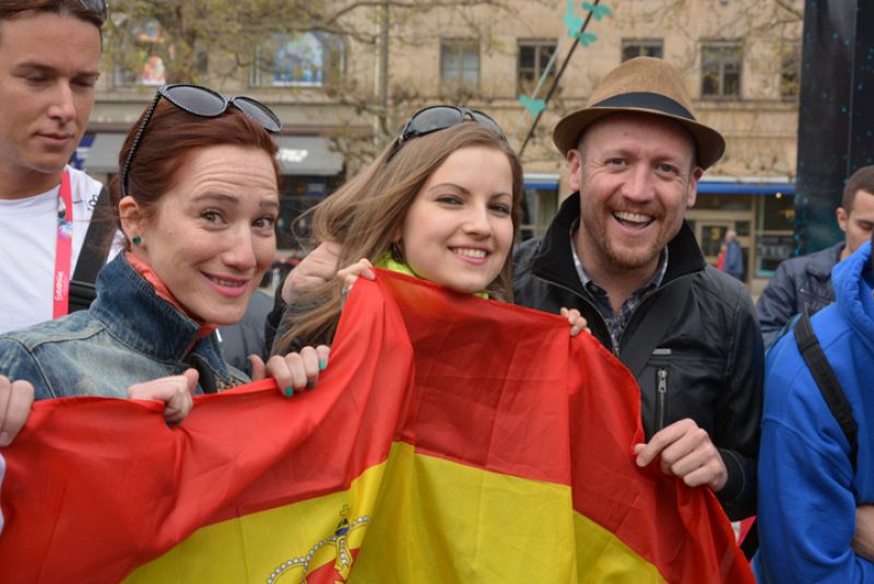 El sueño de Morfeo ha aprovechado su primera jornada libre de ensayos para recorrer el centro de Malmö y quedar con los fans españoles que ya están en el Festival de Eurovisión apoyando nuestra candidatura