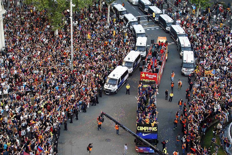 Los autobuses en los que se desplazan jugadores y cuerpo técnico del Barcelona