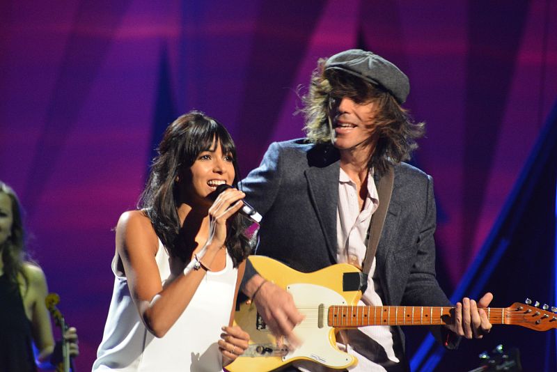 Como ya pudimos ver en el primer ensayo, la actuación incluirá efectos pirotécnicos y cañones de humo. Todo para crear un ambiente envolvente y mágico sobre el escenario.