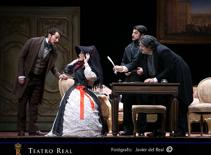 Con Don Pasquale, Muti debutó en 1971 en el Festival de Salzburgo de la mano de Herbert Von Karajan, cuando era un joven que no alcanzaba la treintena. Una ópera, que el propio Muti afirma "profundamente ligada a mi cultura de hombre del sur".