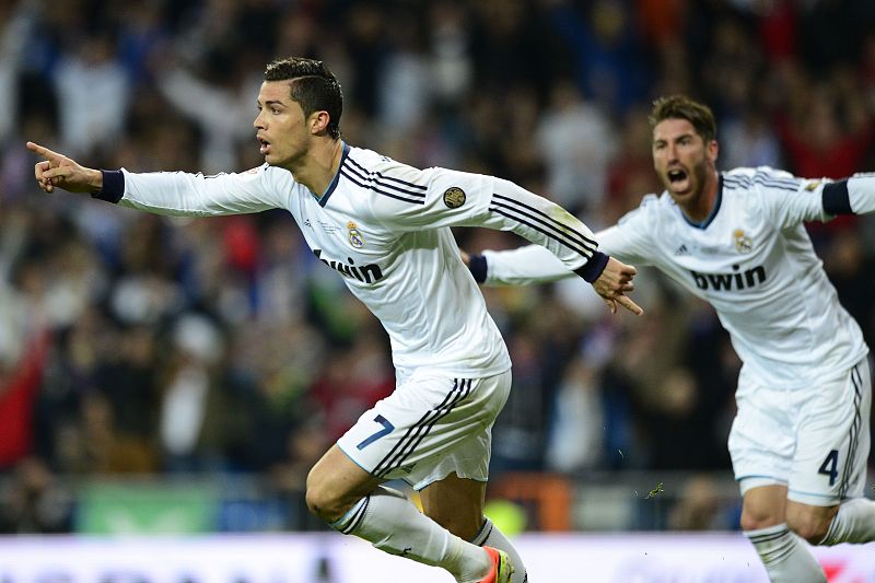 Cristiano Ronaldo celebra con Sergio Ramos el primer gol del partido