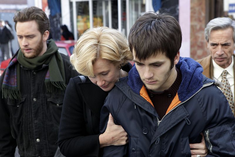 Carlos ha estado a punto de morir, pero al final su pesadilla ha tenido un final feliz. Vivo, en libertad y junto a su familia.