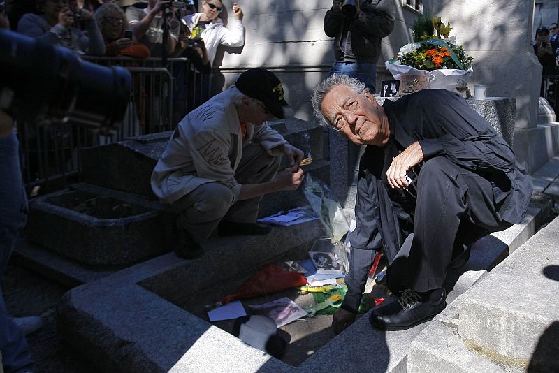 File picture shows seventies U.S. rock group The Doors' keyboard player Ray Manzarek at Pere Lachaise Cemetery in Paris