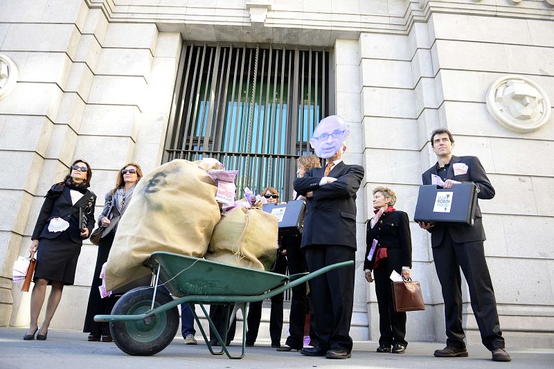 Según el portavoz de la Alianza, Jaime Atienza, este impuesto gravaría con el 0,1% la compraventa de bonos y acciones o del 0,001% el comercio de productos derivados