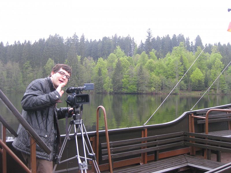 Grabando parte del vídeo sobre el barco Titus en el lago Titisee