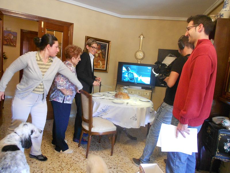 Mª Jesús en casa de su madre en Valencia