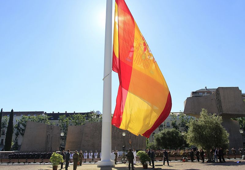 IZADO  DE BANDERA