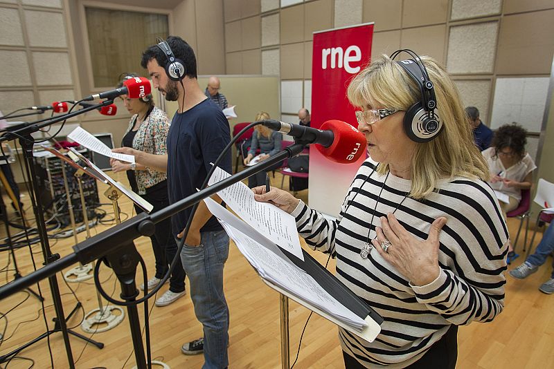 Fran Perea durante el ensayo del la ficción sonora 'Un mundo feliz'