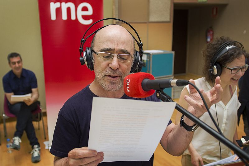 Álex Angulo durante el ensayo de 'Un mundo feliz'