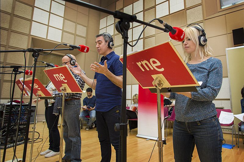 Un momento del ensayo de 'Un mundo feliz'
