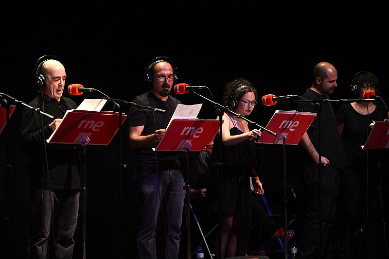 Un momento de la representación de 'Un mundo feliz' en La Casa Encendida de Madrid.