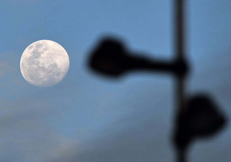 Imagen de la luna obtenida desde Fonte Nova Arena, en Salvador