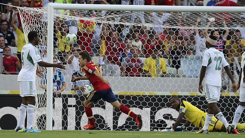 Jordi Alba celebra su gol marcado en el minuto 3 de juego.