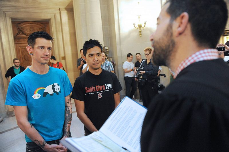 Same-sex marriages resume in California