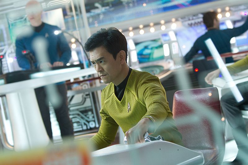 Piloto Hikaru Sulu (John Cho)