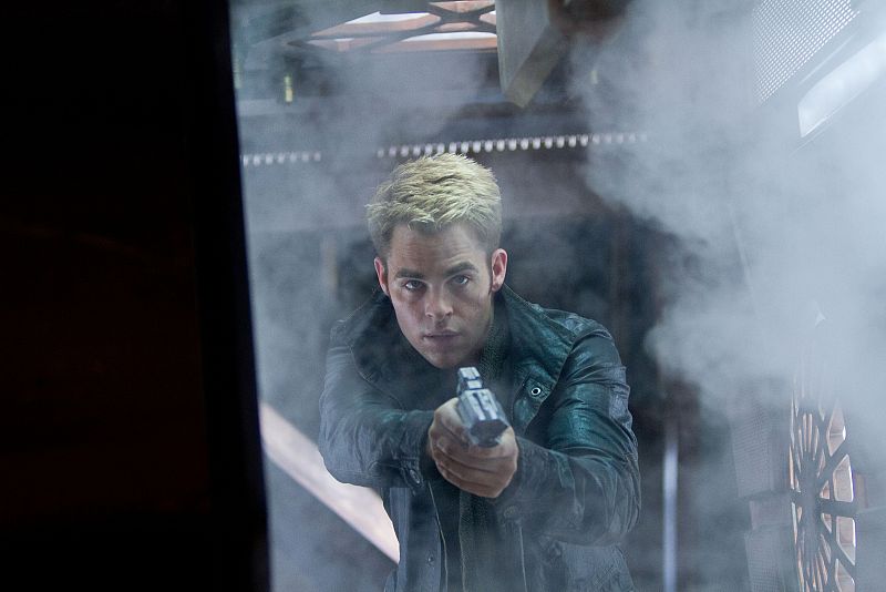 Capitán James T. Kirk (Chris Pine)