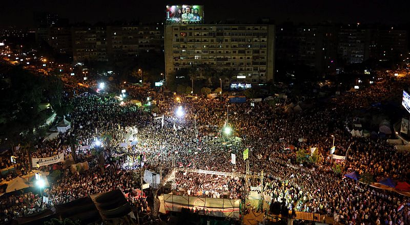 La plaza Tahrir sigue siendo el epicentro del descontento y de las masivas manifestaciones que piden la renuncia del presidente Morsi.