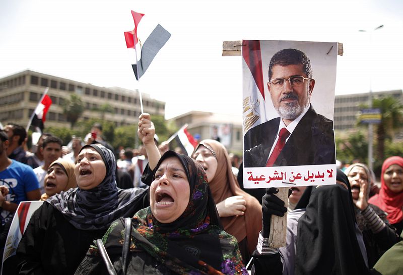 Partidarios de Morsi se manifiestan también en El Cairo, cerca de la universidadrotest near Cairo University