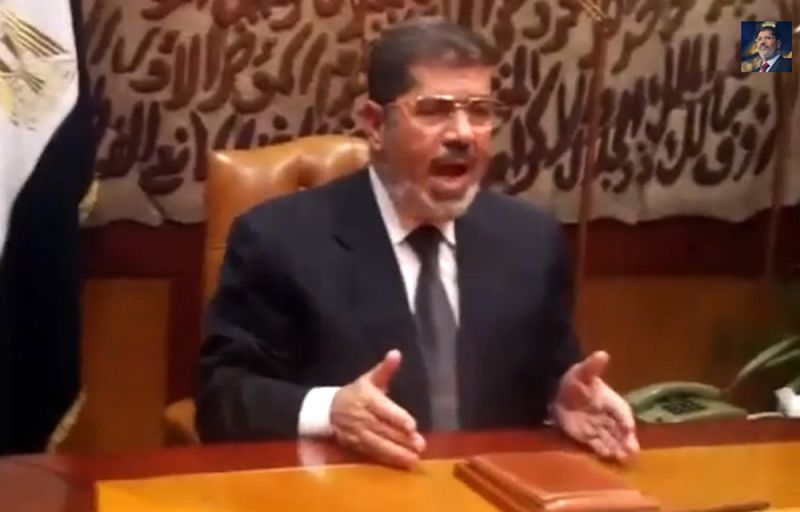 Morsi desoye las amenazas de intervención del ejército