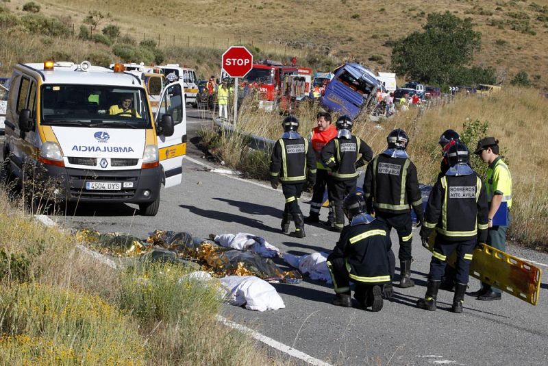 En el autocar accidentado en Ávila iban unos 25 viajeros, además del conductor, que ha resultado ileso