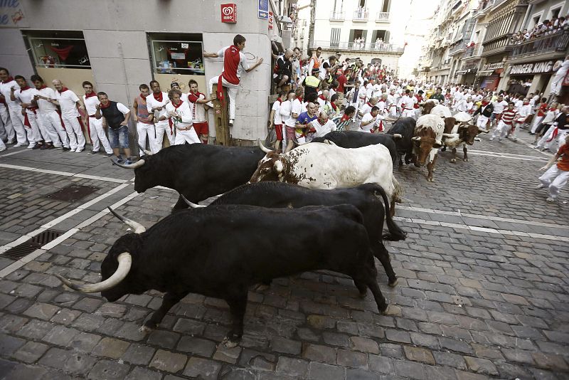 El tercer encierro de los Sanfermines 2013 ha durado 2 minutos 27 segundos y ha sido rápido pero sin heridos graves