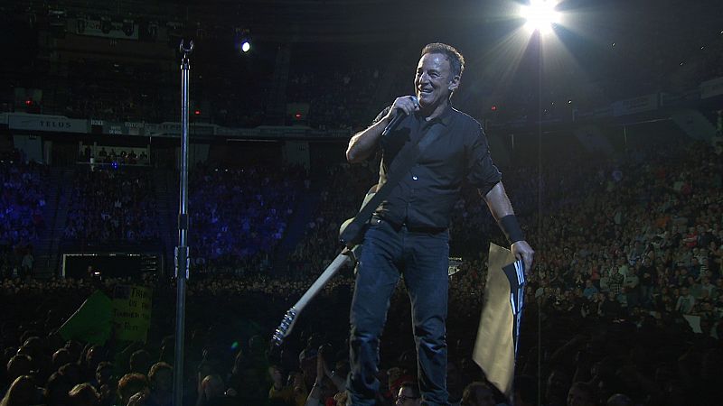 Fotografía de Bruce en un concierto de la gira I'm going down