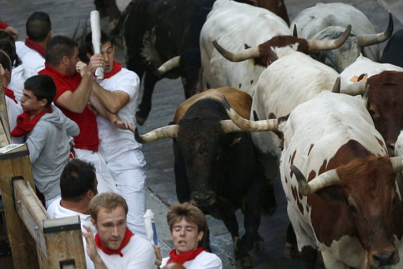 Algún mozo ha estado a punto de sufrir una cogida en la calle Mercaderes