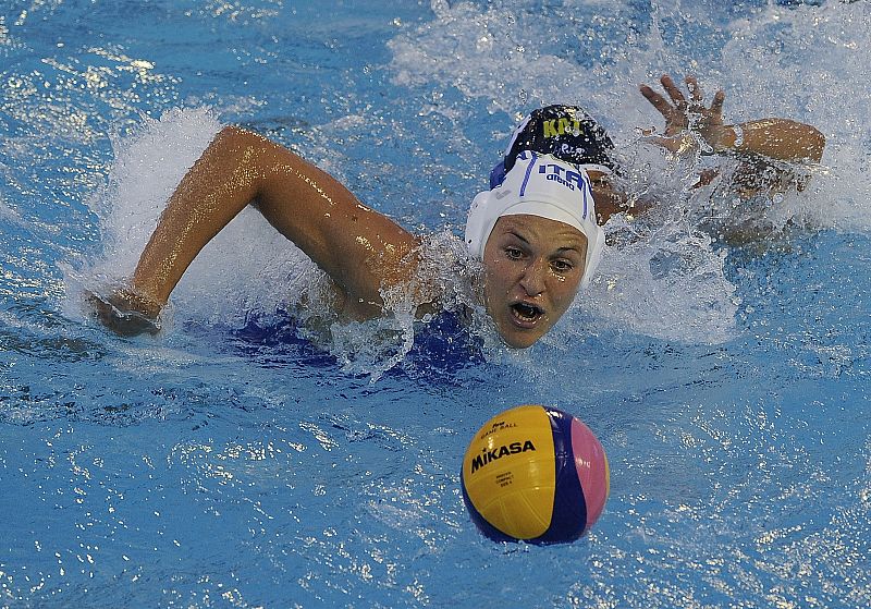 Imagen del partido de waterpolo femenino dispato entre las selecciones de Italia y Kazajistán.